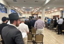 PHOTO: Jonathan Williams | The South Pasadenan | Pasadena Chabad gathering for prayer & solidarity for Israel after the the recent attacks by Hamas