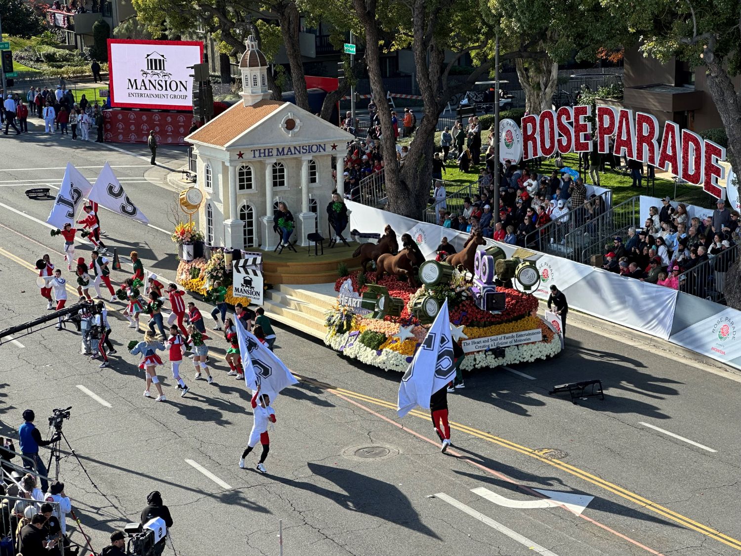 PHOTO: Bill Glazier | The South Pasadenan | The Mansion Entertainment float where singer Jordin Sparks closed the parade. 