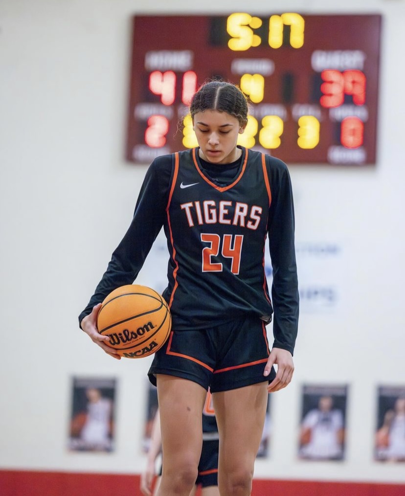 PHOTO: Amanda Delgado for under.ratedmedia/SPHS Basketball | The South Pasadenan | SPHS 2024 Girls Varsity Basketball CIF action against Mark Keppel High School.