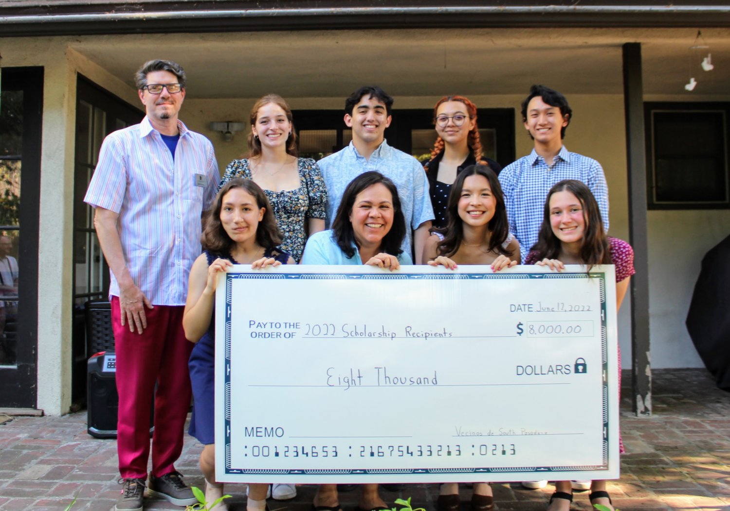 Vicenos de South Pasadena |  Otorga $8000 en becas a ocho ex-alumnos |  Sur de Pasadena