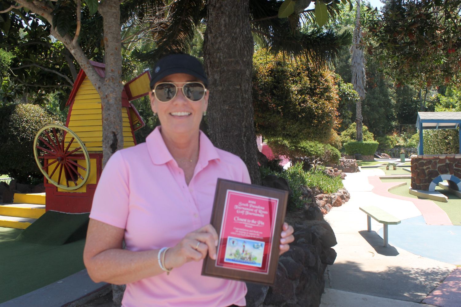 PHOTO: Sally Kilby | The South Pasadenan | Ann VerKuilen won the trophy for the golfer who was closest to the pin, women’s category. Peter Ryan won the award for the closest to the pin, men’s category. He was unavailable for a photo. 