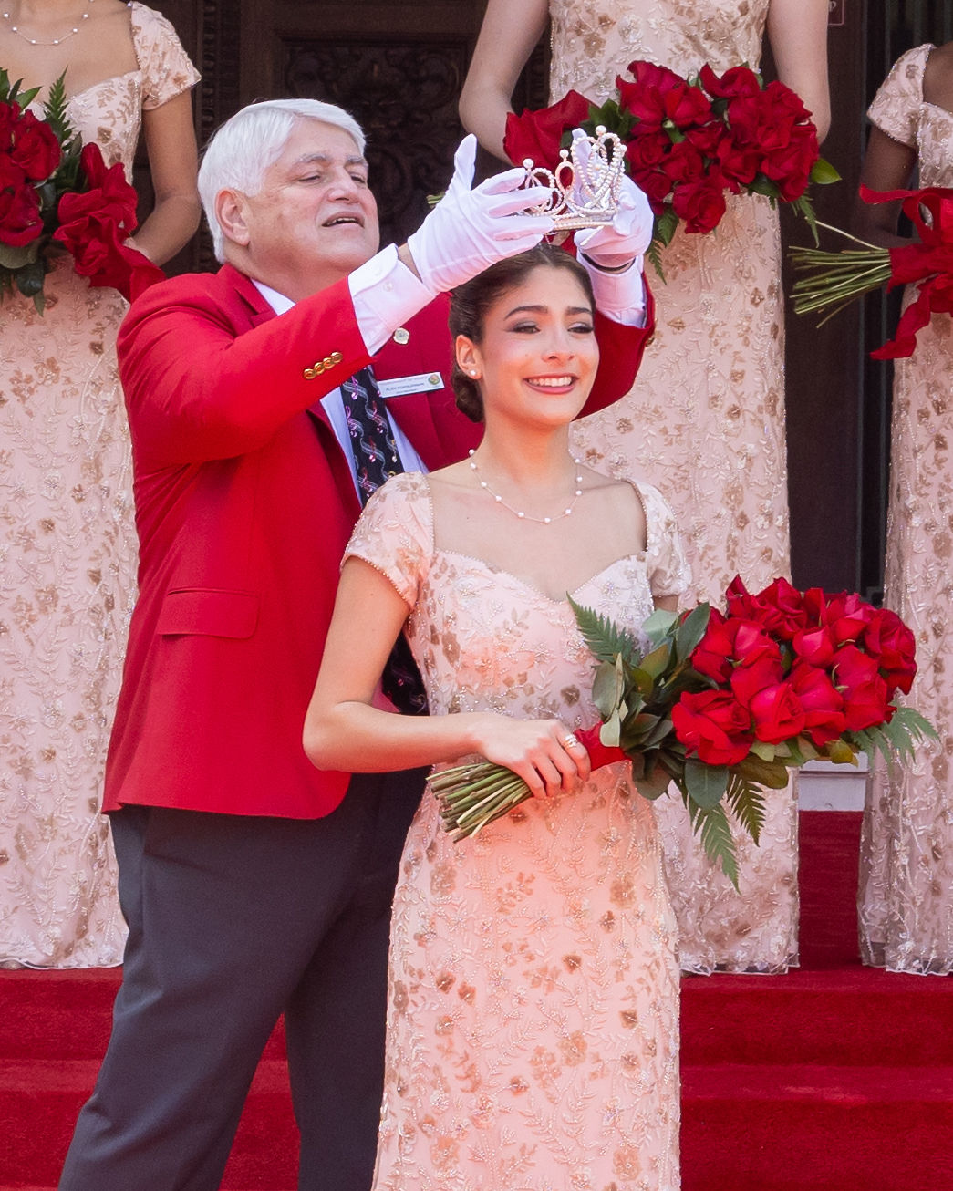 PHOTO: provided by Tournament of Roses | The South Pasadenan | 2024 Rose Queen Naomi Stillitano is crowned by Tournament of Roses President Alex Aghajanian.