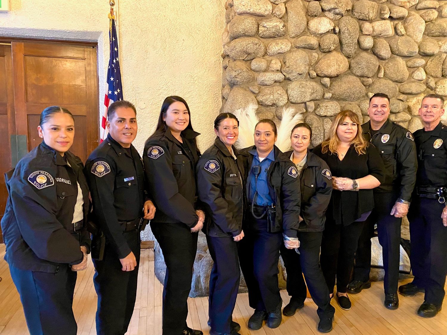 PHOTO: Alisa Hayashida | The South Pasadenan | South Pasadena Police Chief Brian Solinsky (2nd from right) along with SPPD officers and staff sponsored the Thanksgiving luncheon and were on hand to help serve the meal.