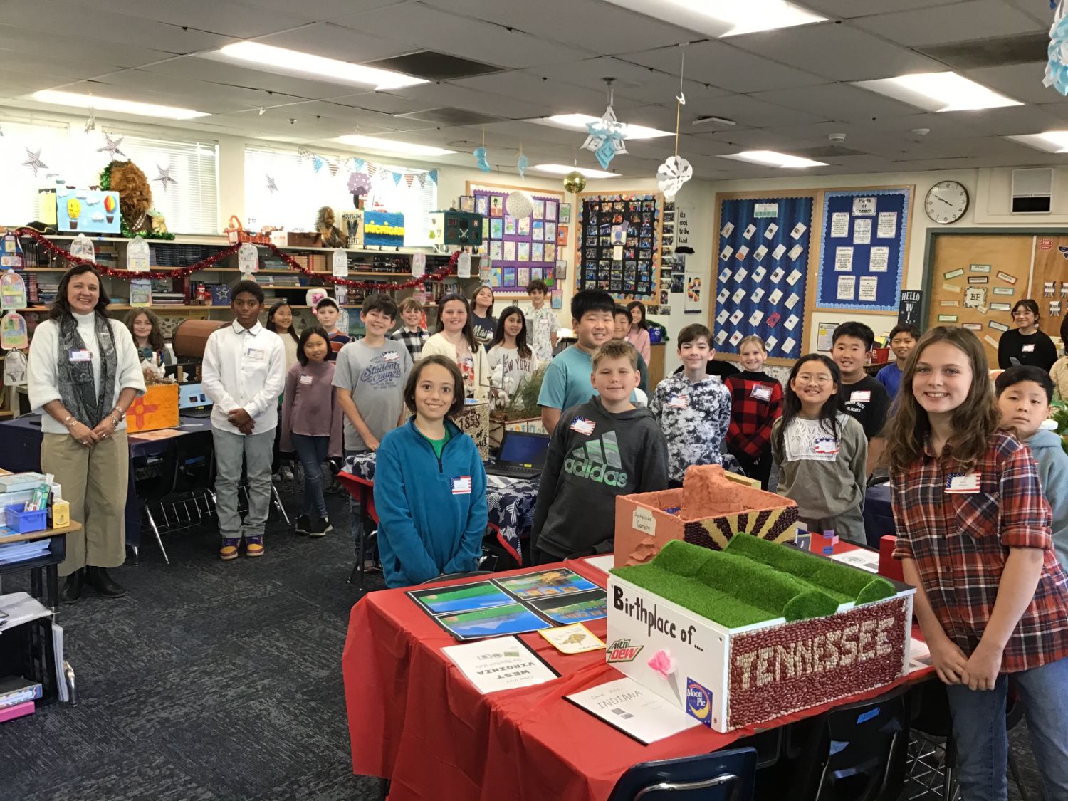 PHOTO: provided by South Pasadena Unified School District | The South Pasadenan | Arroyo Vista fifth graders enthusiastically share their state projects.